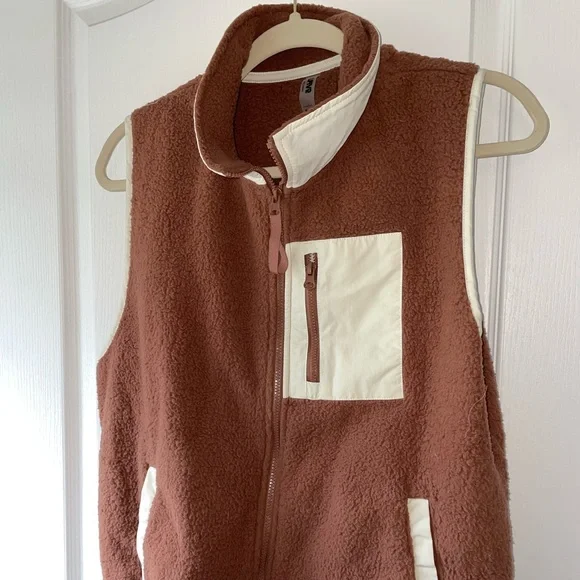 Simons Zip Vest - Picture 2 of 8